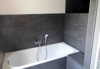 Großfliesen Badewanne